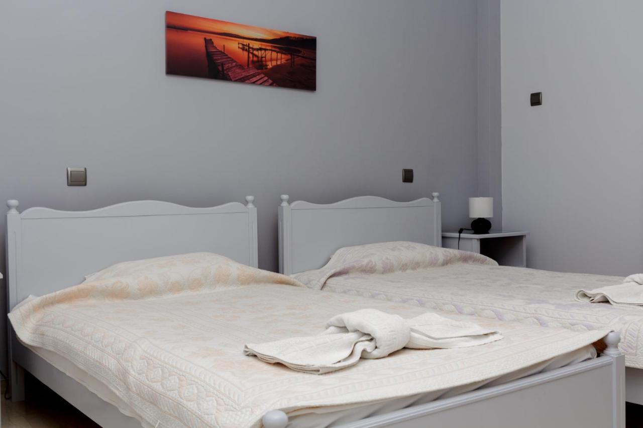 Finikas Hotell Lárisa Eksteriør bilde